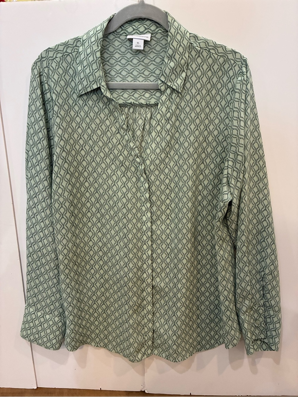 Liz Claiborne Sage Green Printed Button‑Down Shirt — XL (EUC)